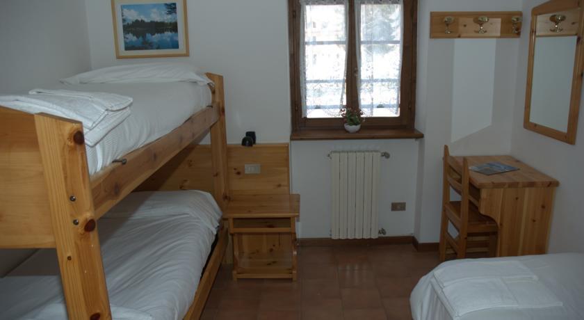 Casa Vacanze Ca' De Val Campodolcino Oda fotoğraf